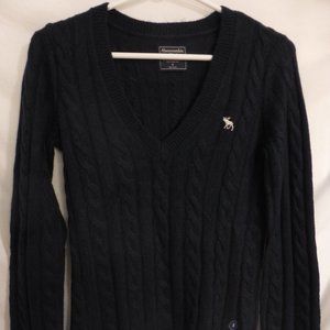ABERCROMBIE & FITCH, small, cable knit v neck sweater, BNWT